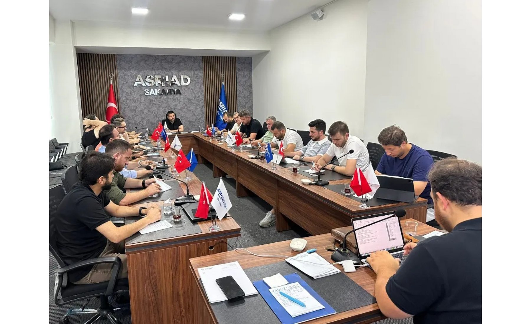 Asriad Sakarya, 2024 yılı ikinci dönem çalıştayını Başkan Rıdvan Ulusal Başkanlığında, Ar-Ge Komisyonu Başkanı Sn.Halil İbrahim Başar moderatörlüğünde, Kom