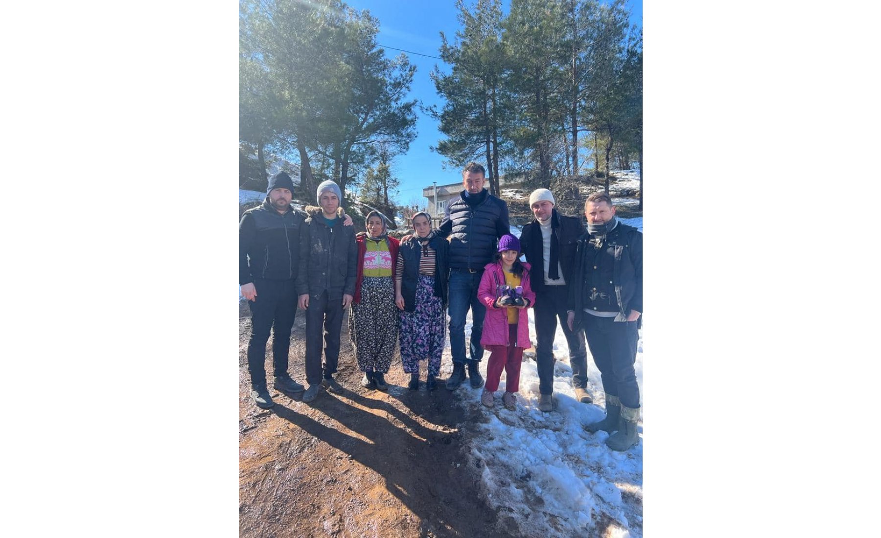 ASRİAD, Adıyaman’da yürüttüğü yardım çalışmalarıyla deprem sonrası yaraları sarmaya devam ederek güçlü bir dayanışma örneği sergiledi.