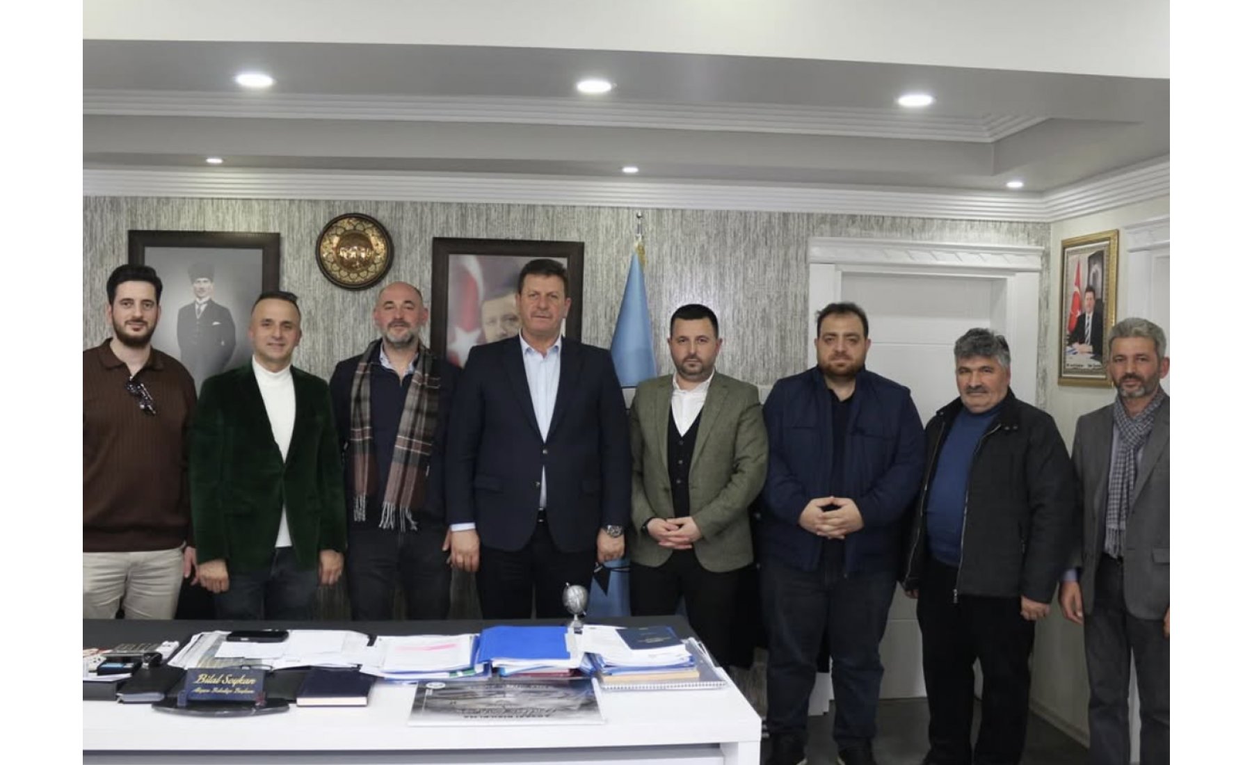 ASRİAD Sakarya, Akyazı Belediye Başkanı Bilal Soykan’ı makamında ziyaret ederek yerel kalkınma ve iş birliği konularını görüştü.