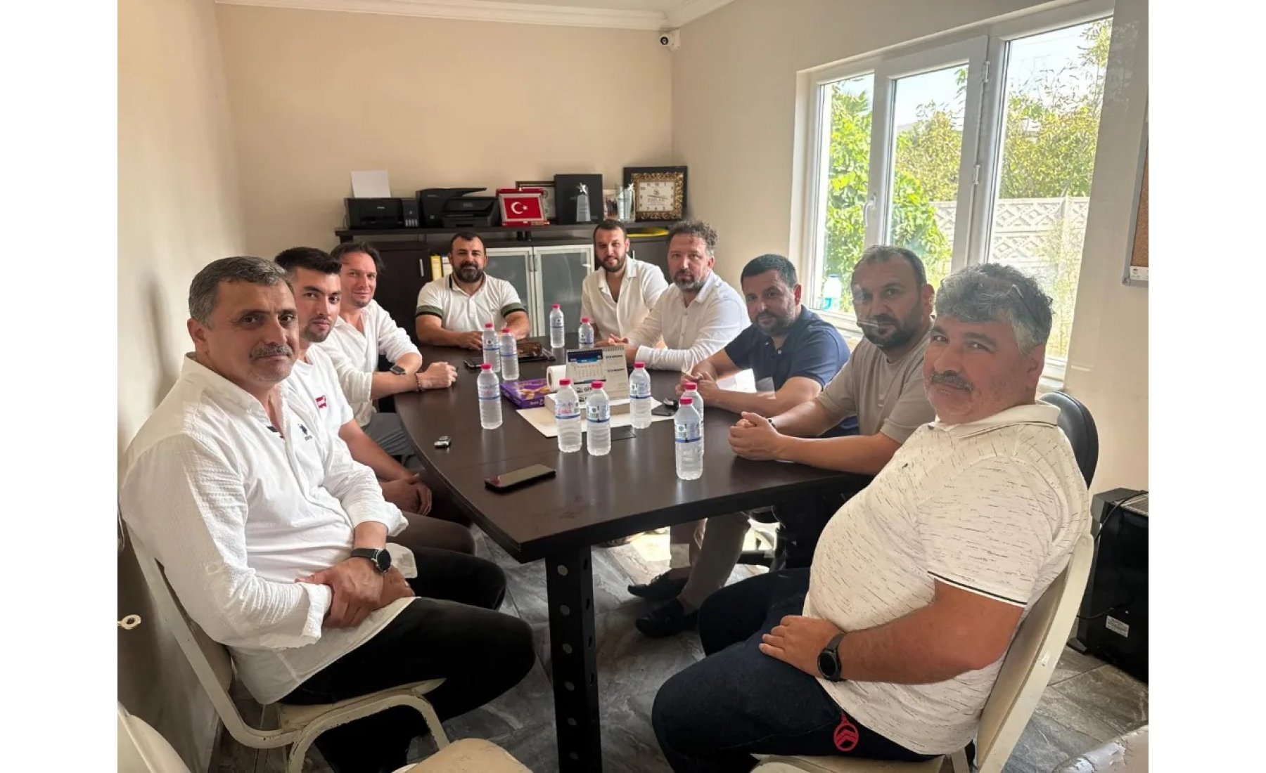 ASRİAD Sakarya, Emre Güllep Taşımacılık firma sahibi Emre Güllep’i iş yerinde ziyaret ederek sektör ve iş dünyası üzerine istişarelerde bulundu.