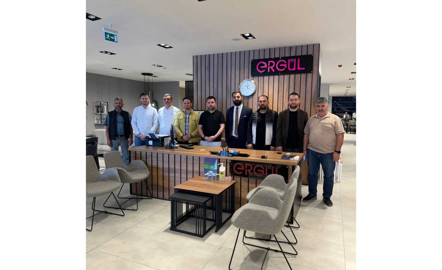 Başkanımız Sn. Rıdvan Ulusal, Üye İlişkileri Komisyon Başkanı Sn. Uğur Dündar ve Yönetim Kurulu Üyeleri ile birlikte üyemiz Ergül Mobilya firma sahibi Sn. 