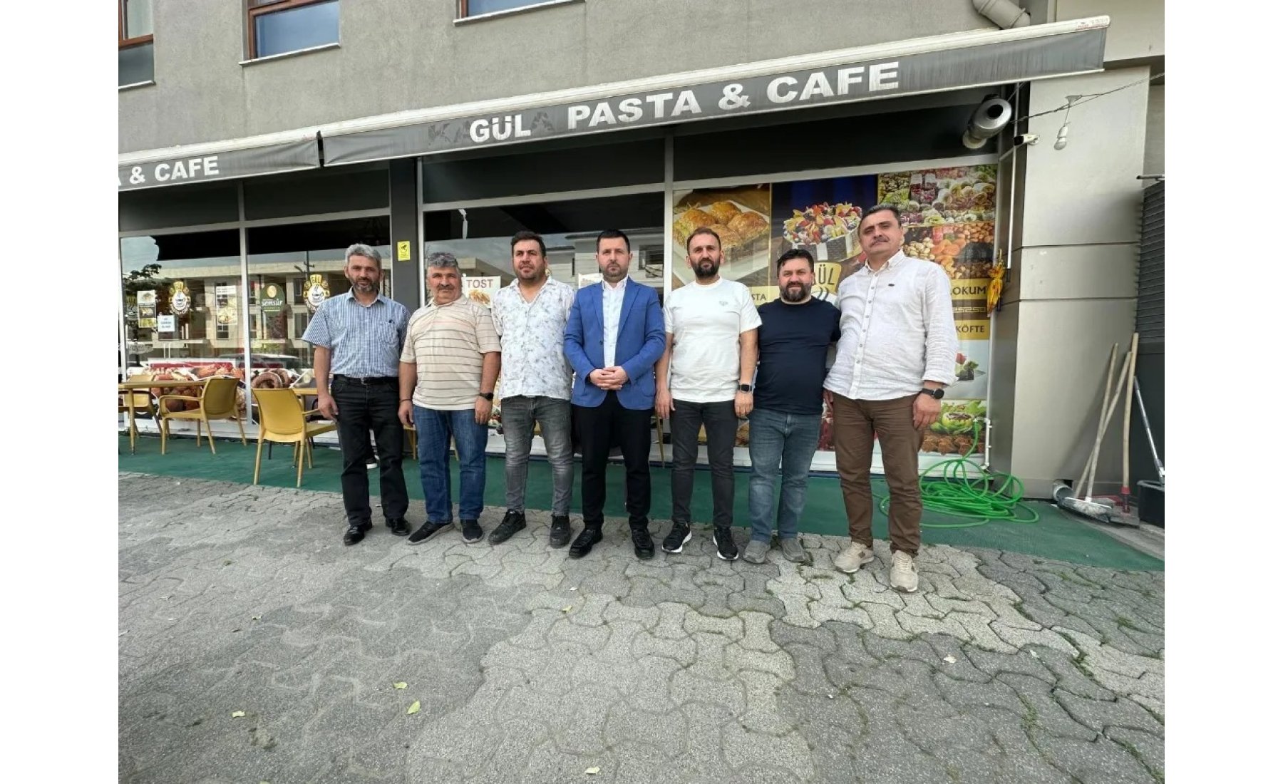 Başkanımız Sn. Rıdvan Ulusal ve Yönetim Kurulu Üyeleri ile birlikte üyemiz Gül Pasta Kafe firma sahibi Sn. Köksal Özkanca’yı iş yerinde ziyaret ettik. Nazi