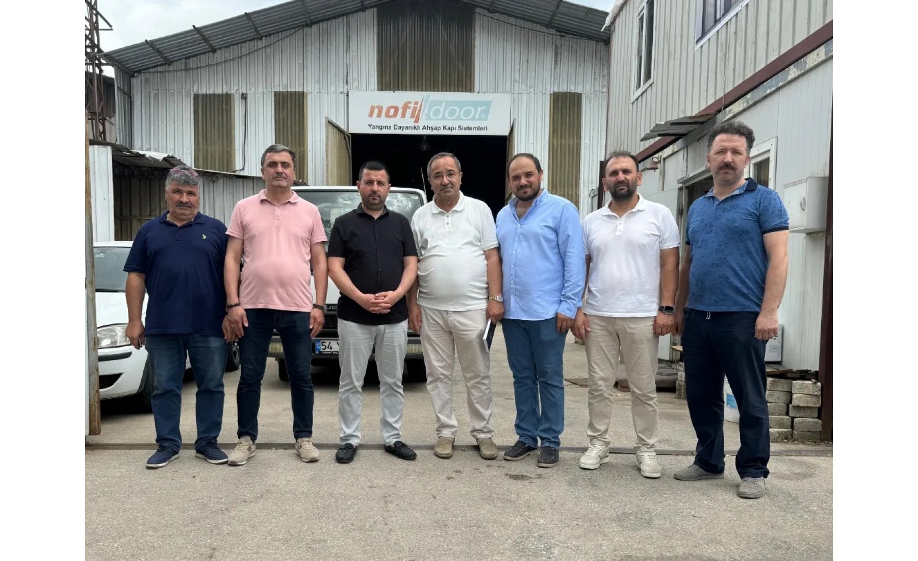 Başkanımız Sn. Rıdvan Ulusal, Üye İlişkileri Komisyon Başkanı Sn. Uğur Dündar ve Yönetim Kurulu Üyeleri ile birlikte üyemiz Nofidoor firma sahibi Sn. Çetin